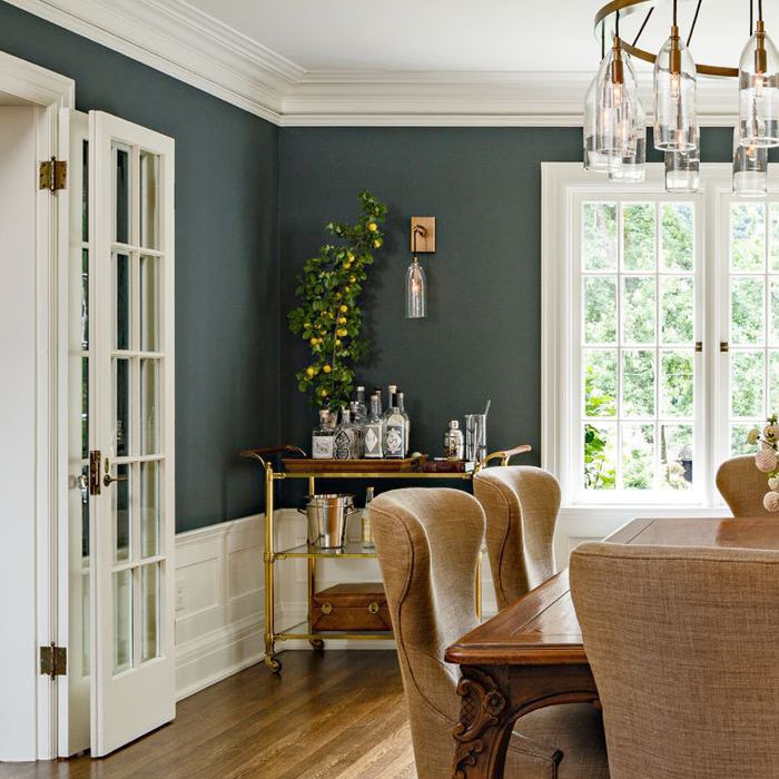 How to decorate a dining room with frenchdoors