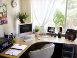 How to Decorate Small Office Desk Creative Tips for Maximizing Space