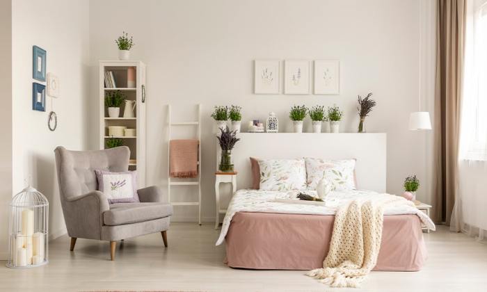 How to decorate small room in low budget